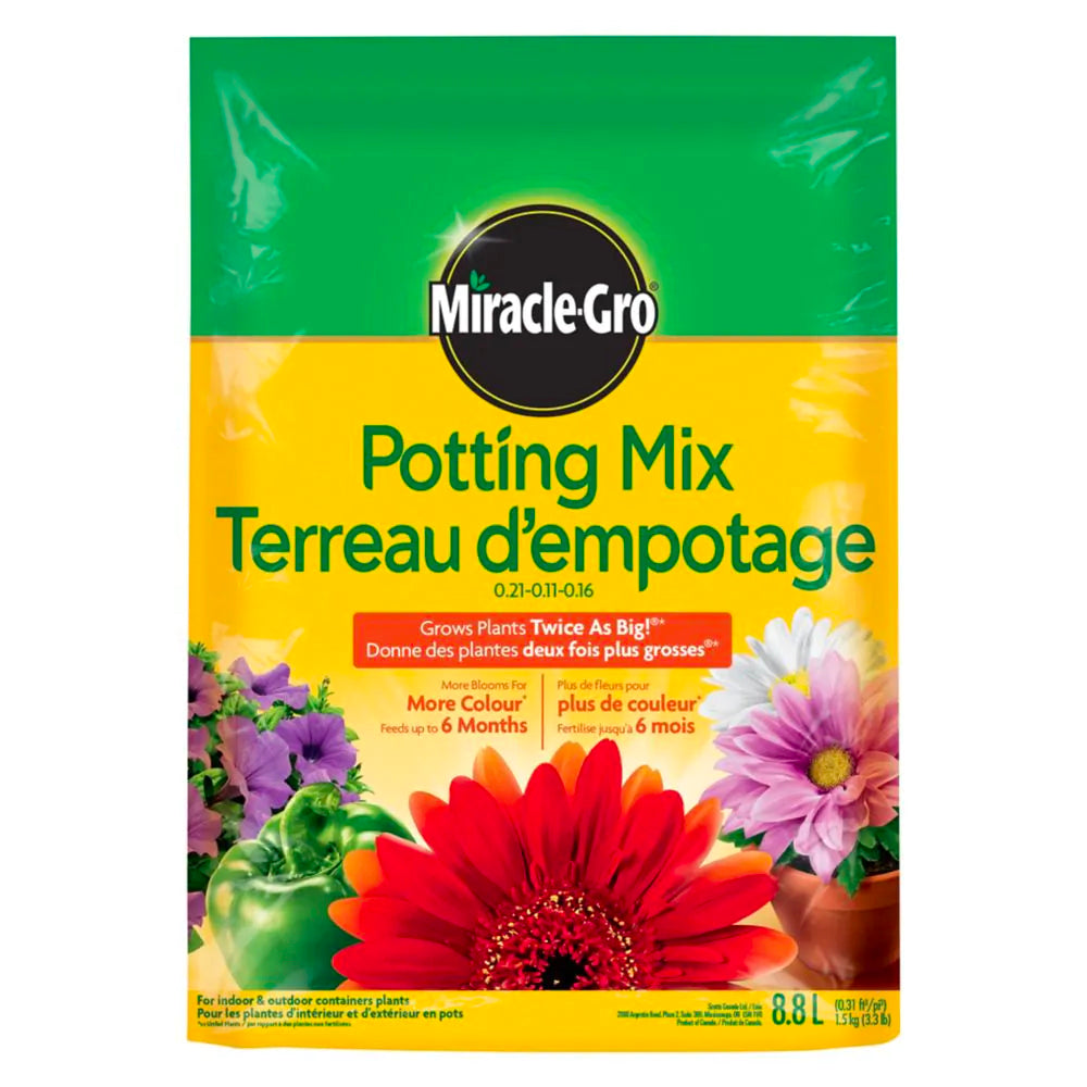 Miracle-Gro Potting Mix 0.21-0.11-0.16 - 8.8L