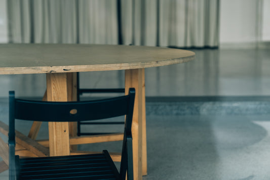 Oakwood Table